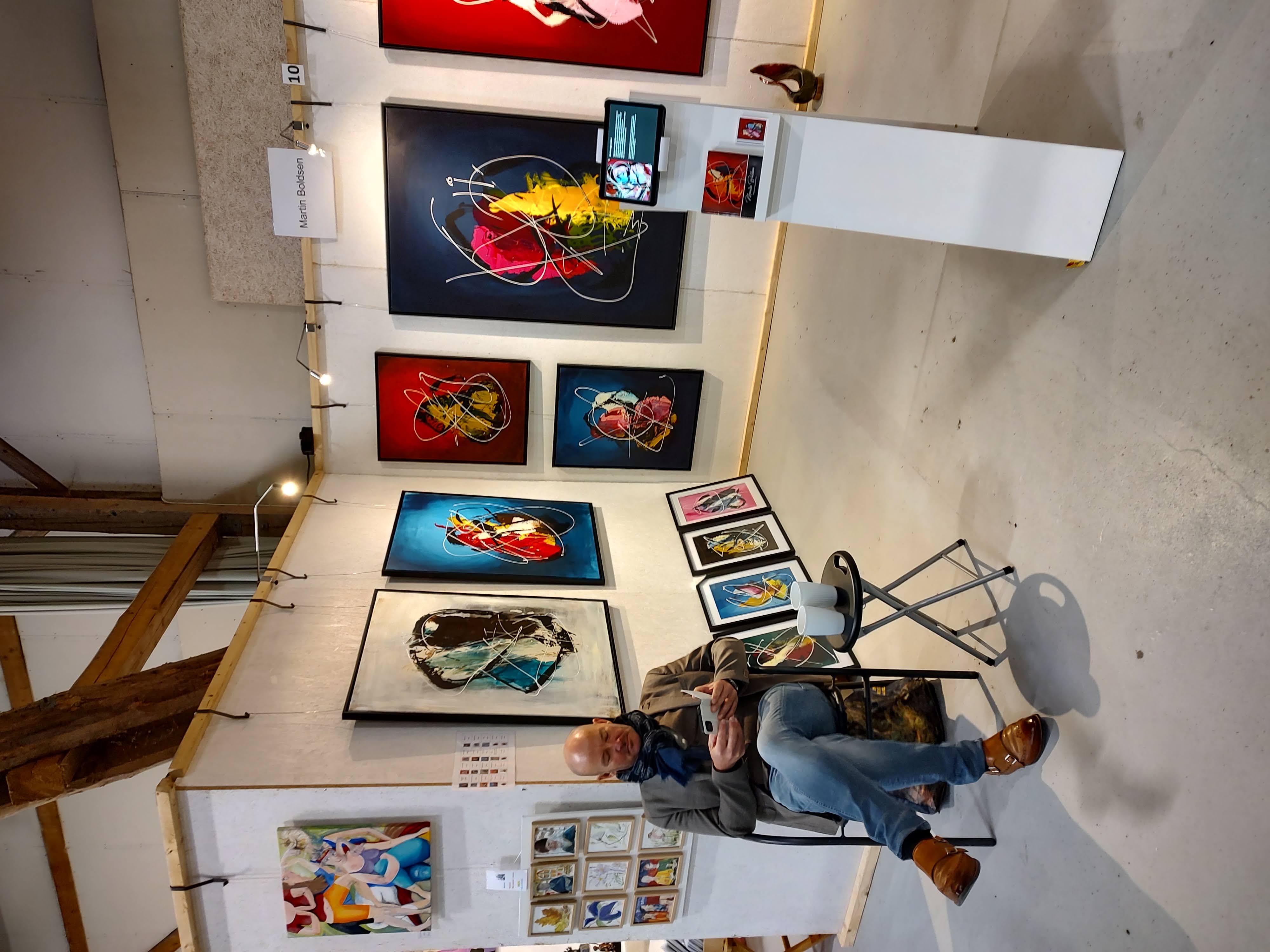 Abstrakt maleri med stærke farver